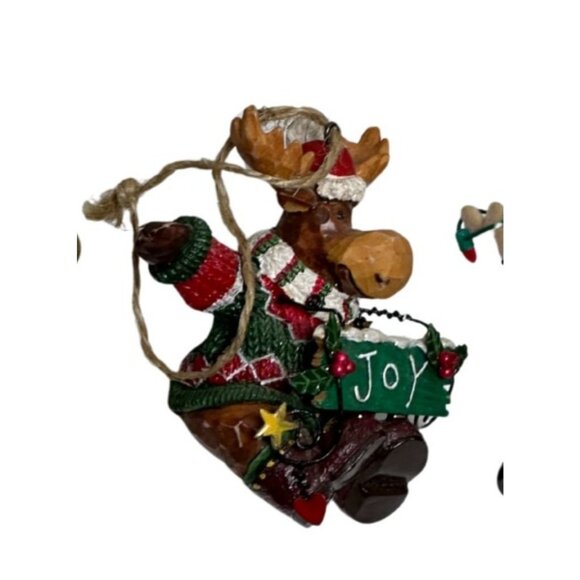 Rustic Moose Christmas Ornament Set of 4, Woodland Cabin Holiday Decor, Resin - Picture 3 of 6